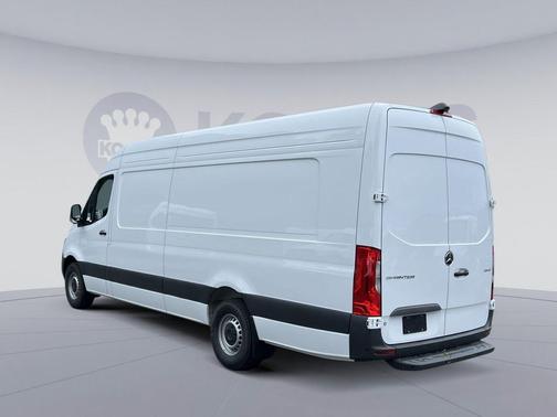 Arctic White 2026 Mercedes-Benz Sprinter 2500 High Roof