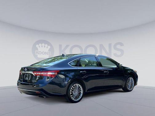 Midnight Black Metallic 2017 Toyota Avalon Limited