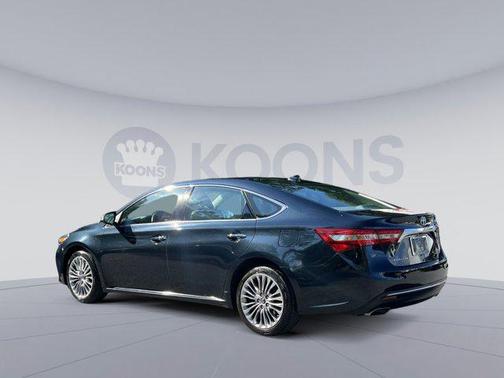 Midnight Black Metallic 2017 Toyota Avalon Limited