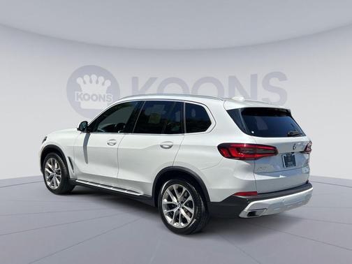 Mineral White Metallic 2022 BMW X5 xDrive40i