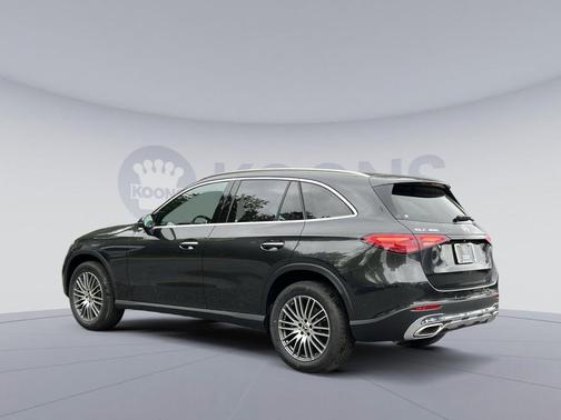 Graphite Grey Metallic 2026 Mercedes-Benz GLC 300 4MATIC