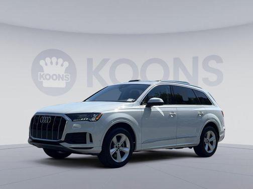 Mythos Black Metallic 2024 Audi Q7 45 Premium Plus