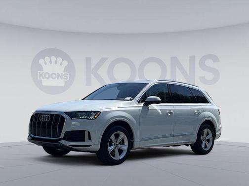 Mythos Black Metallic 2024 Audi Q7 45 Premium Plus