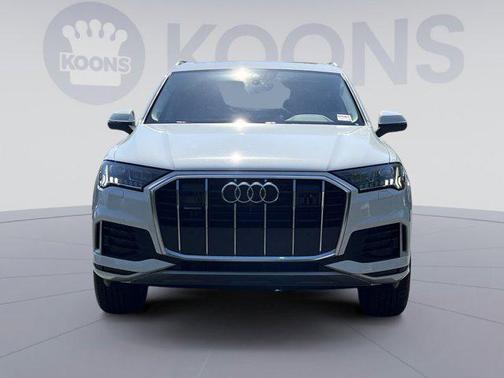 Mythos Black Metallic 2024 Audi Q7 45 Premium Plus