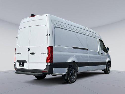 2025 Mercedes-Benz Sprinter 2500 High Roof