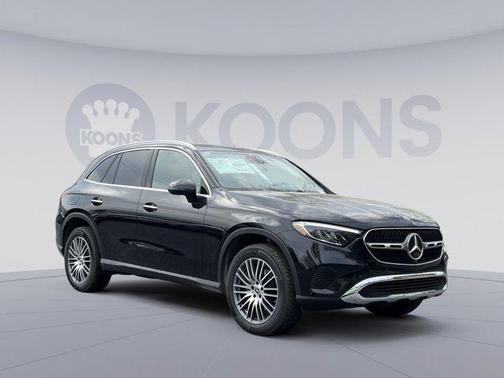 Obsidian Black Metallic 2026 Mercedes-Benz GLC 300 4MATIC