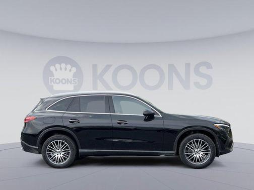 Obsidian Black Metallic 2026 Mercedes-Benz GLC 300 4MATIC