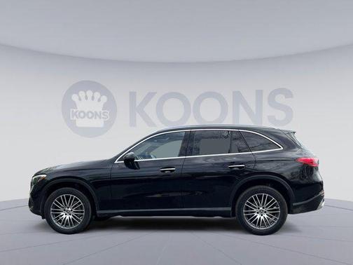 Obsidian Black Metallic 2026 Mercedes-Benz GLC 300 4MATIC