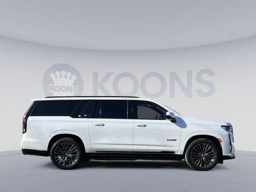 Crystal White Tricoat 2024 Cadillac Escalade ESV V-Series