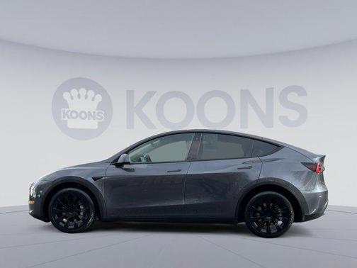 2022 Tesla Model Y Long Range Dual Motor All-Wheel Drive