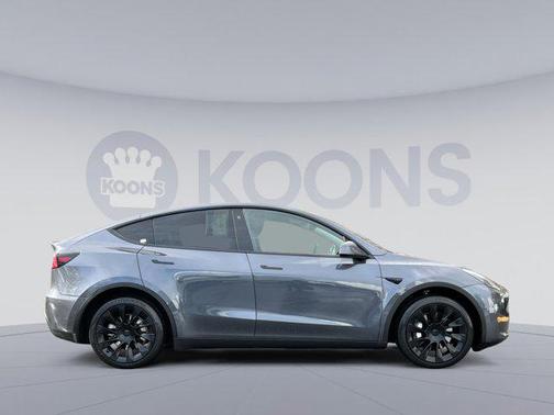 2022 Tesla Model Y Long Range Dual Motor All-Wheel Drive