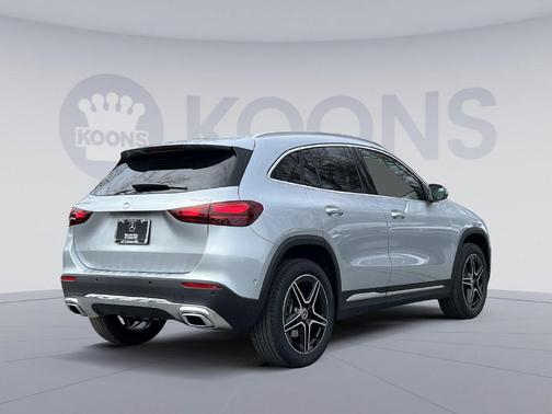 Cirrus Silver Metallic 2026 Mercedes-Benz GLA 250 4MATIC