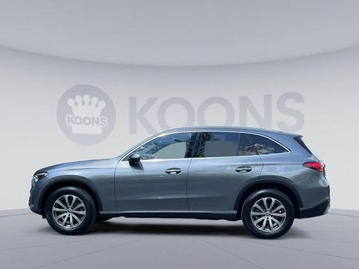 Selenite Grey Metallic 2023 Mercedes-Benz GLC 300 4MATIC