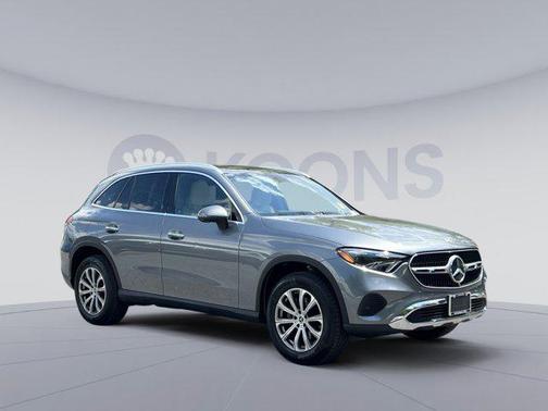 Selenite Grey Metallic 2023 Mercedes-Benz GLC 300 4MATIC