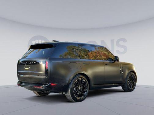 2025 Land Rover Range Rover P530 SE
