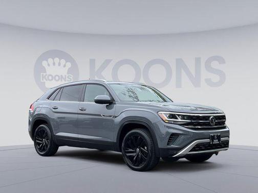 Deep Black Pearl 2022 Volkswagen Atlas Cross Sport 2.0T SE w/Technology 4MOTION