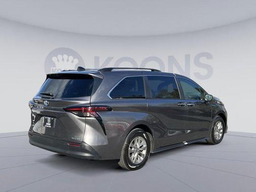 Cement 2024 Toyota Sienna XLE