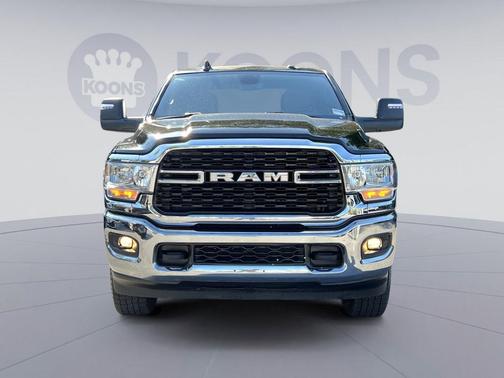 Diamond Black Crystal Pearlcoat 2024 RAM 2500 Big Horn Crew Cab 4x4 6'4' Box