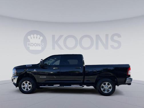 Diamond Black Crystal Pearlcoat 2024 RAM 2500 Big Horn Crew Cab 4x4 6'4' Box