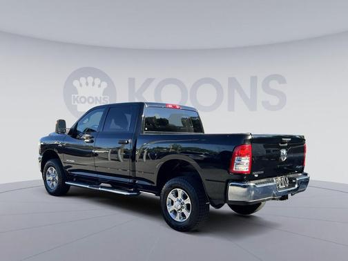 Diamond Black Crystal Pearlcoat 2024 RAM 2500 Big Horn Crew Cab 4x4 6'4' Box