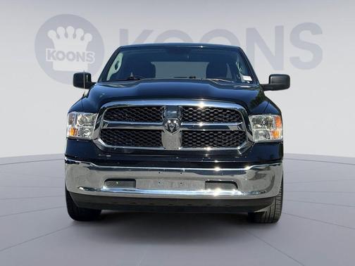 Diamond Black Crystal Pearlcoat 2024 RAM 1500 Classic SLT