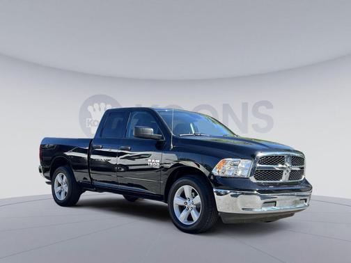 Diamond Black Crystal Pearlcoat 2024 RAM 1500 Classic SLT