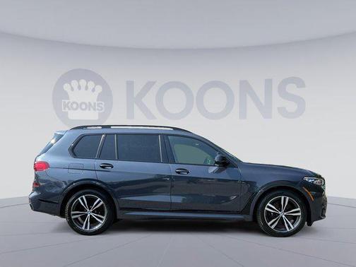 2022 BMW X7 M50i