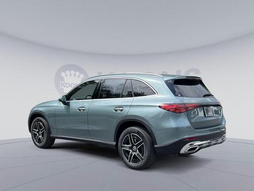 Verde Silver Metallic 2026 Mercedes-Benz GLC 300 4MATIC