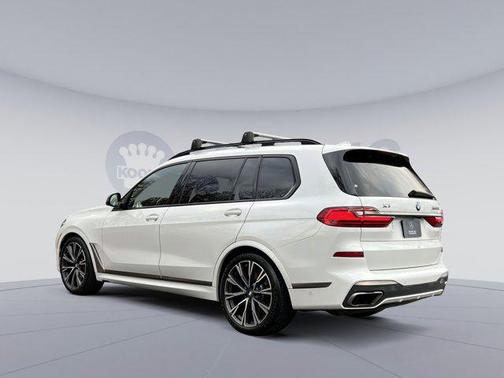2022 BMW X7 M50i