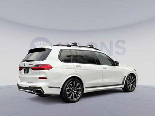 2022 BMW X7 M50i