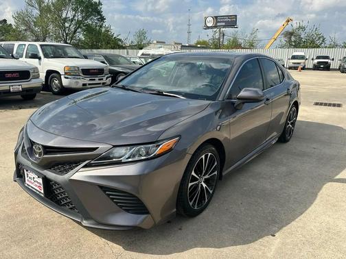 2019 Toyota Camry SE