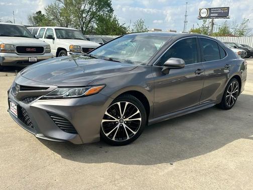 2019 Toyota Camry SE