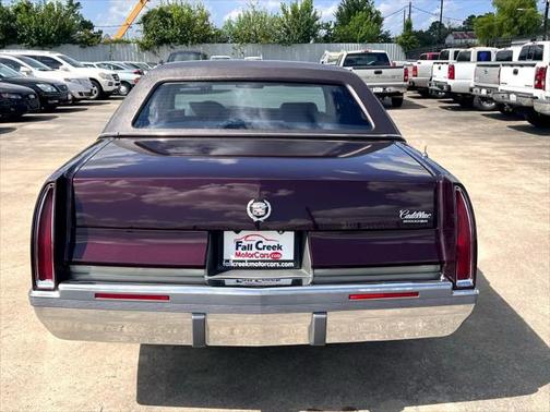 1996 Cadillac Fleetwood Standard