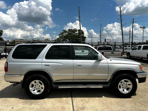 2000 Toyota 4Runner SR5