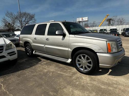 2005 Cadillac Escalade ESV Base