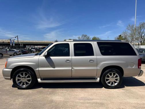 2005 Cadillac Escalade ESV Base