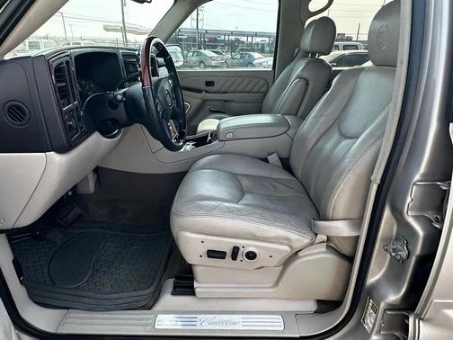 2005 Cadillac Escalade ESV Base