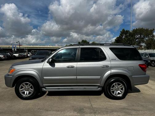 2005 Toyota Sequoia SR5