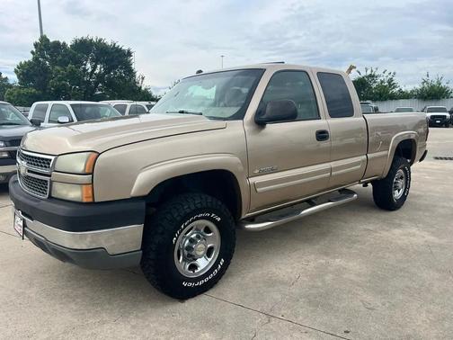 Doeskin Tan 2005 Chevrolet Silverado 2500 LS H/D Extended Cab