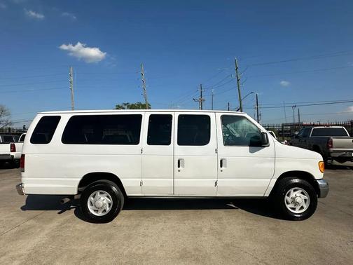 2006 Ford E350 Base