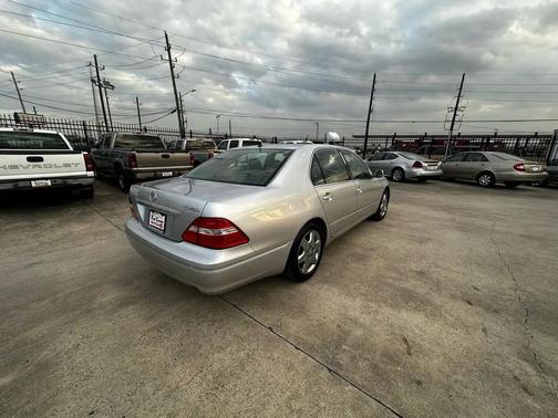 2004 Lexus LS 430 Base
