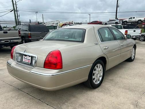 Tan 2011 Lincoln Town Car Signature