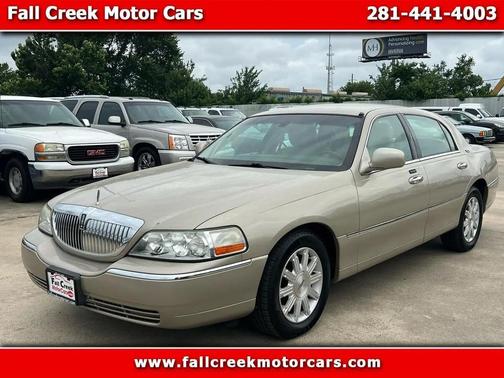 Tan 2011 Lincoln Town Car Signature