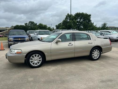 Tan 2011 Lincoln Town Car Signature
