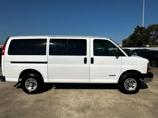 2006 Chevrolet Express 3500 Base