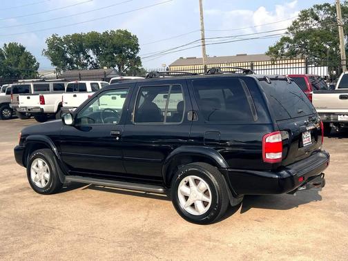 2001 Nissan Pathfinder LE