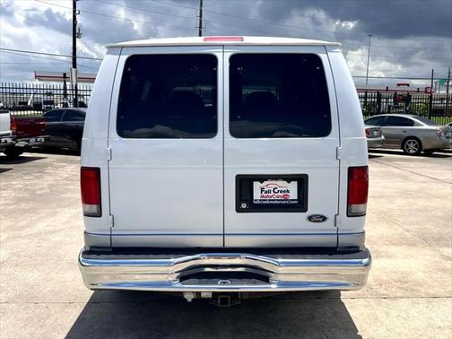 2000 Ford E150 Base