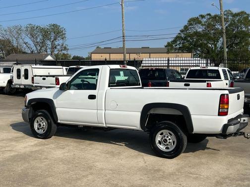 2004 GMC Sierra 2500 Work Truck