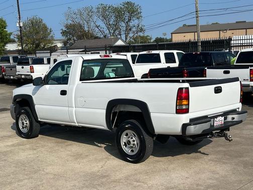 2004 GMC Sierra 2500 Work Truck