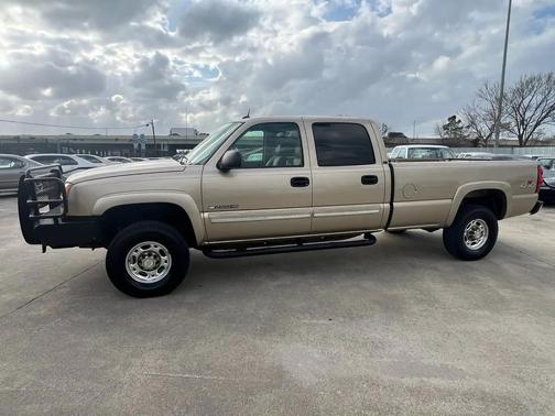 2004 Chevrolet Silverado 2500 LT H/D Crew Cab
